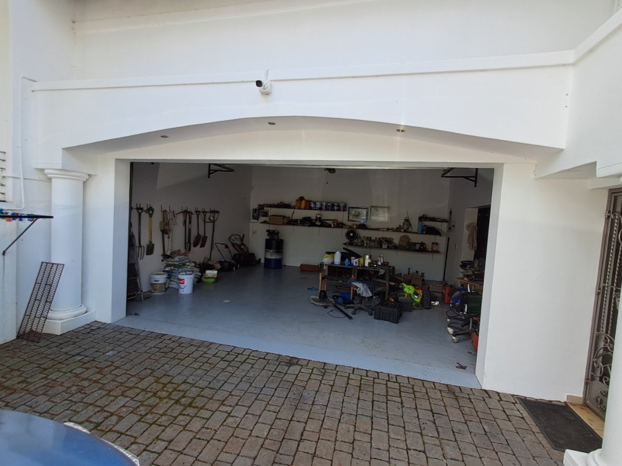 5 Bedroom Property for Sale in Rustenburg Central North West